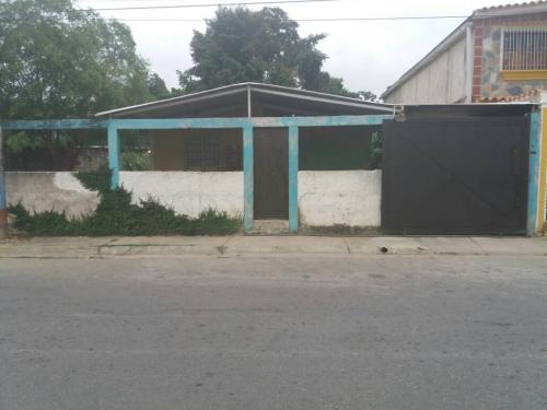 Se vende casa en Yagua sector las Malvinas