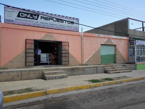 SE VENDE LOCAL COMERCIAL, VENTA DE REPUESTOS SECTOR KM7