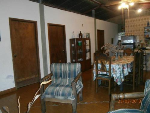 VENDO POR MOTIVO DE VIAJE EN BUEN PRECIO MI CASA