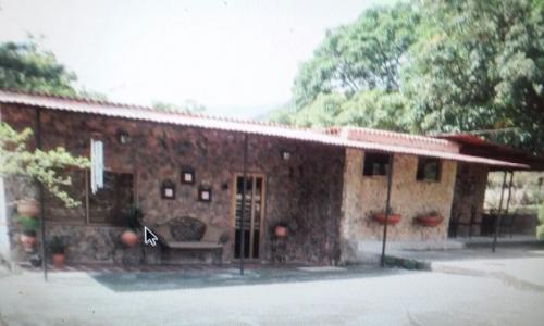 Vendo minifinca con 80 arboles frutales,gallinero con jaulas para ponedoras,piscina,techo platabanda y areas externas cinduteja, lavandero con closet,