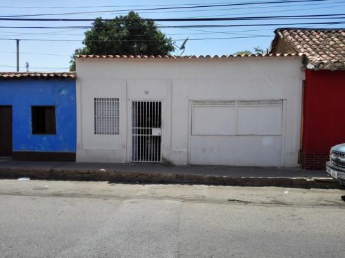 Se vende Casa al lado de la panaderia Nueva Cumarebera