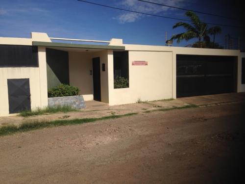 SE VENDE CASA EN LOS ORUMOS