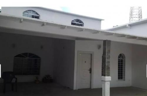 Se Vende casa en la Urb. Alberto Ravell. Zona Centrica.