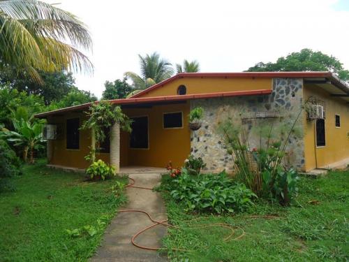 SKY GROUP CASA EN AGUIRRE MONTALBAN 