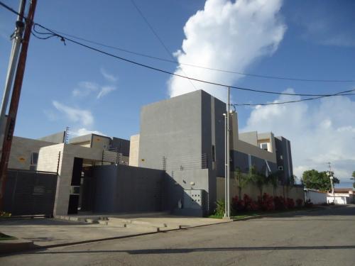 SuEspacio Bienes Raíces, C.A. Vende Town House en Cabimas - Av. Intercomunal