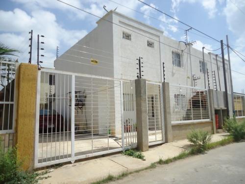SuEspacio Bienes Raíces, C.A. Vende Town House en Ciudad Ojeda - Av. 34