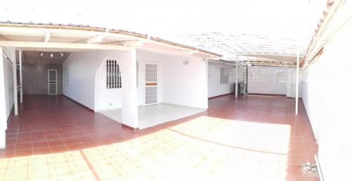 SE VENDE CASA URBANIZACION EL ISIRO