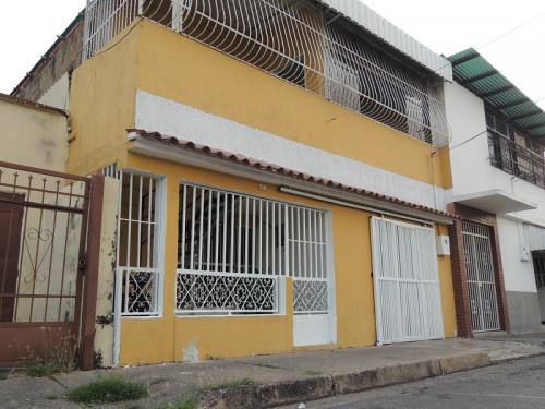 Se Vende Bella Casa en La Romana, Maracay