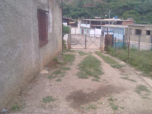 Casa con terreno extenso