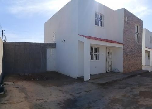 EN VENTA CASA CONJ. RESIDENCIAL PRIVADO MADEIRA