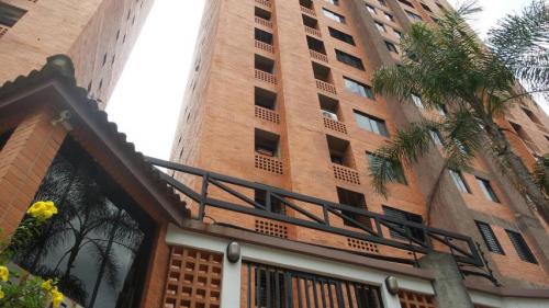 APARTAMENTO EN VENTA LOS MANGOS MLS #17-11155  TLF 0424.179.97.52