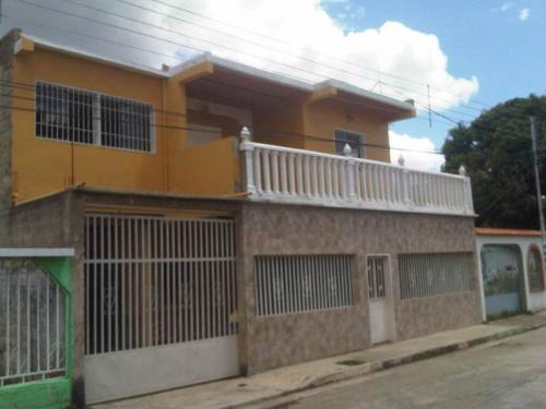 Se Vende Casa en Urbanizacion Santa Rosalia, Palo Negro