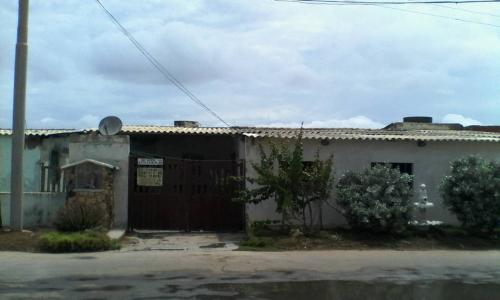 Vendo Cómoda Casa en Adicora en el estado Falcón, a orilla de la playa