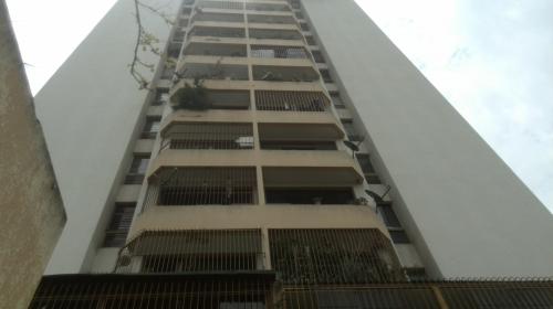 En venta Lindo apto en Lomas del Avila