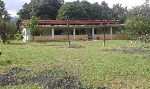 vendo casa en ocumare modelo hacienda