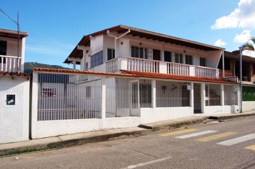 Casa ideal para Entidad Bancaria o Posada