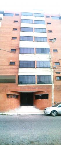 VENDO EXCELENTE APARTAMENTO CON BELLA VISTA AL MAR