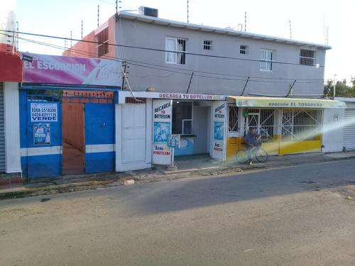 Local Posada Calle Buchivacoa