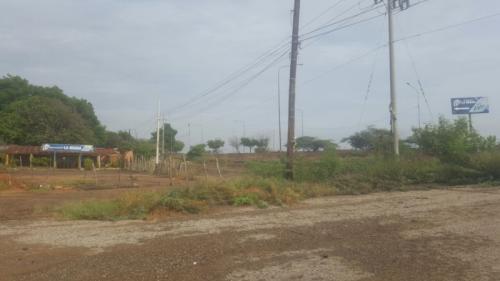 Terreno Venta Maracaibo Av. Goajira 15Nov