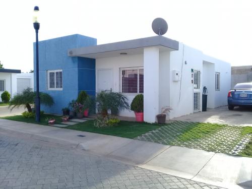 SE VENDE CASA CONJ. RES. PRIVADO TERRALUNA