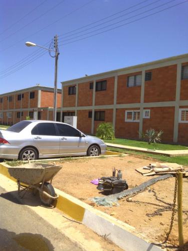 Apartamento en Venta. Conjunto Residencias Las Carolinas, Urb La Puerta. Punto Fijo