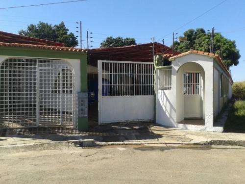 Casa en Paraparal (Cód. MAC-444)