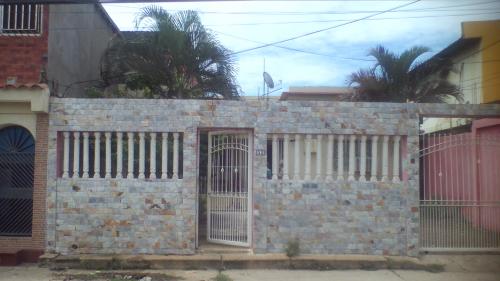 CASA EN TIERRA ADENTRO, PUERTO LA CRUZ