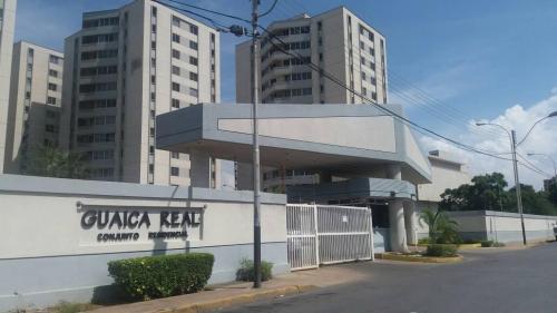 APTO. EN ALQUILER, RESID. GUAICA REAL, LECHERIA
