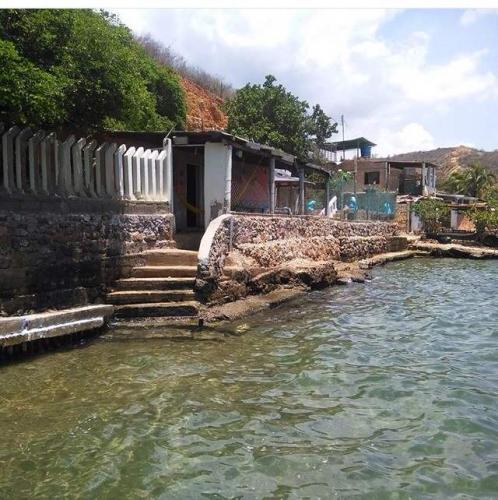 CASA DE PLAYA, Mariguitar Edo. Sucre