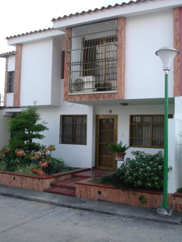 SE VENDE CASA EN URB MI CIELITO