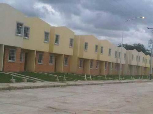 Hermoso townhouse en Flor Amarillo