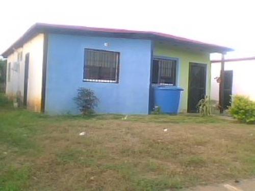 SE VENDE UBICADA EN SABANITA BOLIVARIANA III, YARITAGUA YARACUY