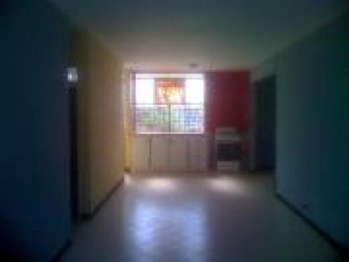 VENDO APARTAMENTO EN LOS CEREZOS, PUERTO LA CRUZ