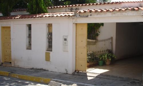 SE VENDE CASA CERCA A LA UNIVERSIDAD FERMIN TORO