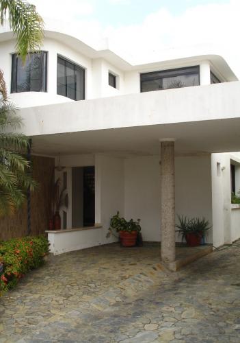 VENDO ESPECTACULAR CASA URB LA SEGOVIANA