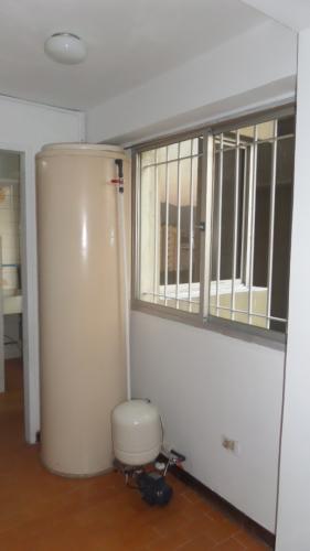 Vendo lujoso PH en terraza de san Diego 4h/3b/2p, cocina Actualizada, piso de porcelanato, closet semi amueblado,  precio 26.000