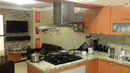 Vendo bello  apto en terraza de san Diego 3h/2b/1p, 65m2 cocina empotrada precio  17.500 telefono: +58 0414742