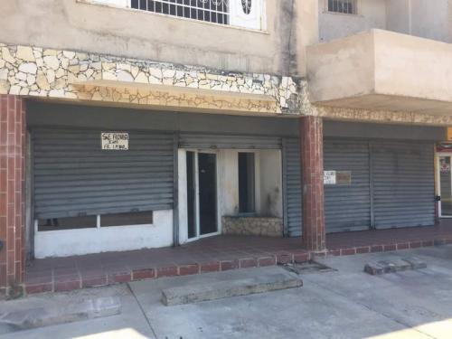 SuEspacio Bienes Raíces, C.A. Alquila Local - Av. Cristobal Colón