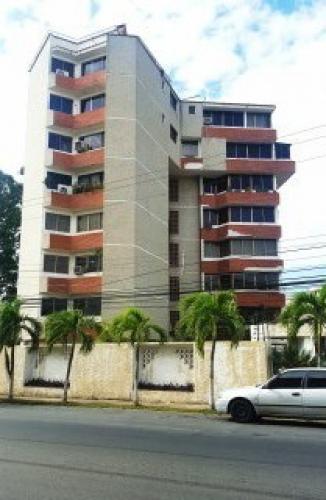 ESPECTACULAR APARTAMENTO EN EXCLUSIVA ZONA RESIDENCIAL DE BARCELONA