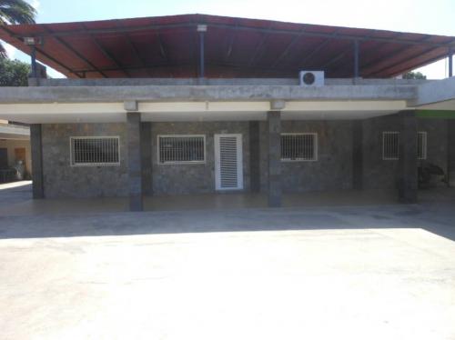 Se vende casa en Playa Grande 1040 m2