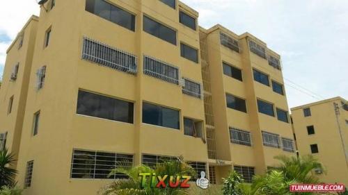 se vende o se cambia apartamento en cua por casa en tachira. tambien recibo vehiculo año 2013 en adelante totalmente negociable......