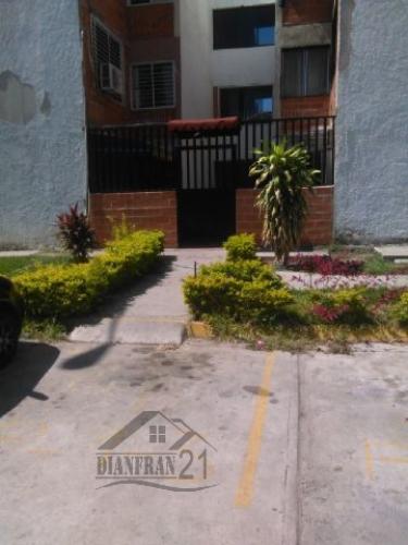 Bello y Cómodo Apartamento. Urb Montaña Fresca Maracay 04121463609