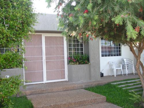 SE VENDE ESPECTACULAR CASA ACABADOS DE PRIMERA EXCELENTE ZONA