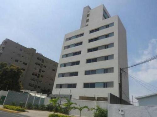 MANUEL DEPABLOS TE VENDE APARTAMENTO EN MARACAIBO MLS18239