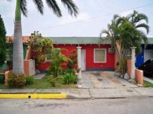Se vende casa en Urb los Jardines 1 de Cotoperiz Isla Margarita