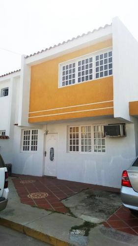 SuEspacio Bienes Raíces, C.A Alquila Town House en Ciudad Ojeda