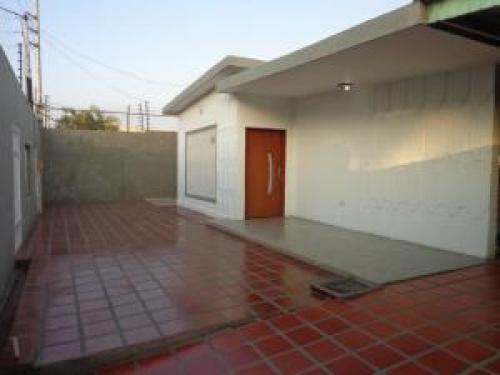 MANUEL DEPABLOS TE VENDE CASA EN LA FLORESTA MLS1611911