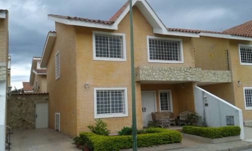 TONWHOUSE/CASA EN CONJUNTO RESIDENCIAL LOS ANDES LA VICTORIA ARAGUA
