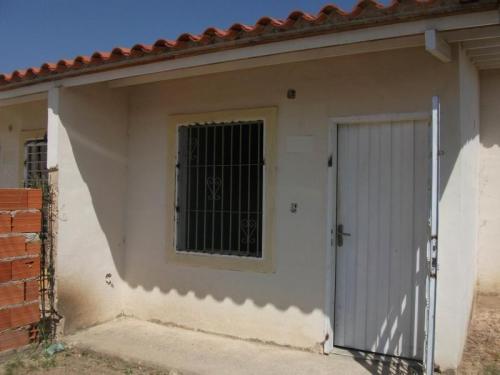 ACOGEDORA CASA DE 65M2 EN BRISAS DEL LAGO, GUACARA