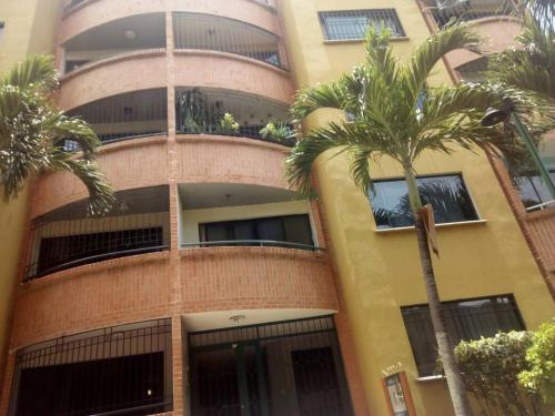 ESPACIOSO Y ACOGEDOR APARTAMENTO DE 83M2 EN CONJ. RESD. POBLADO DE SAN DIEGO